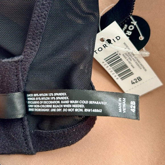 Torrid Dream Wire-Free Push Up Floral Lace Bra Black and Nude Size 42B NWT - Picture 13 of 13